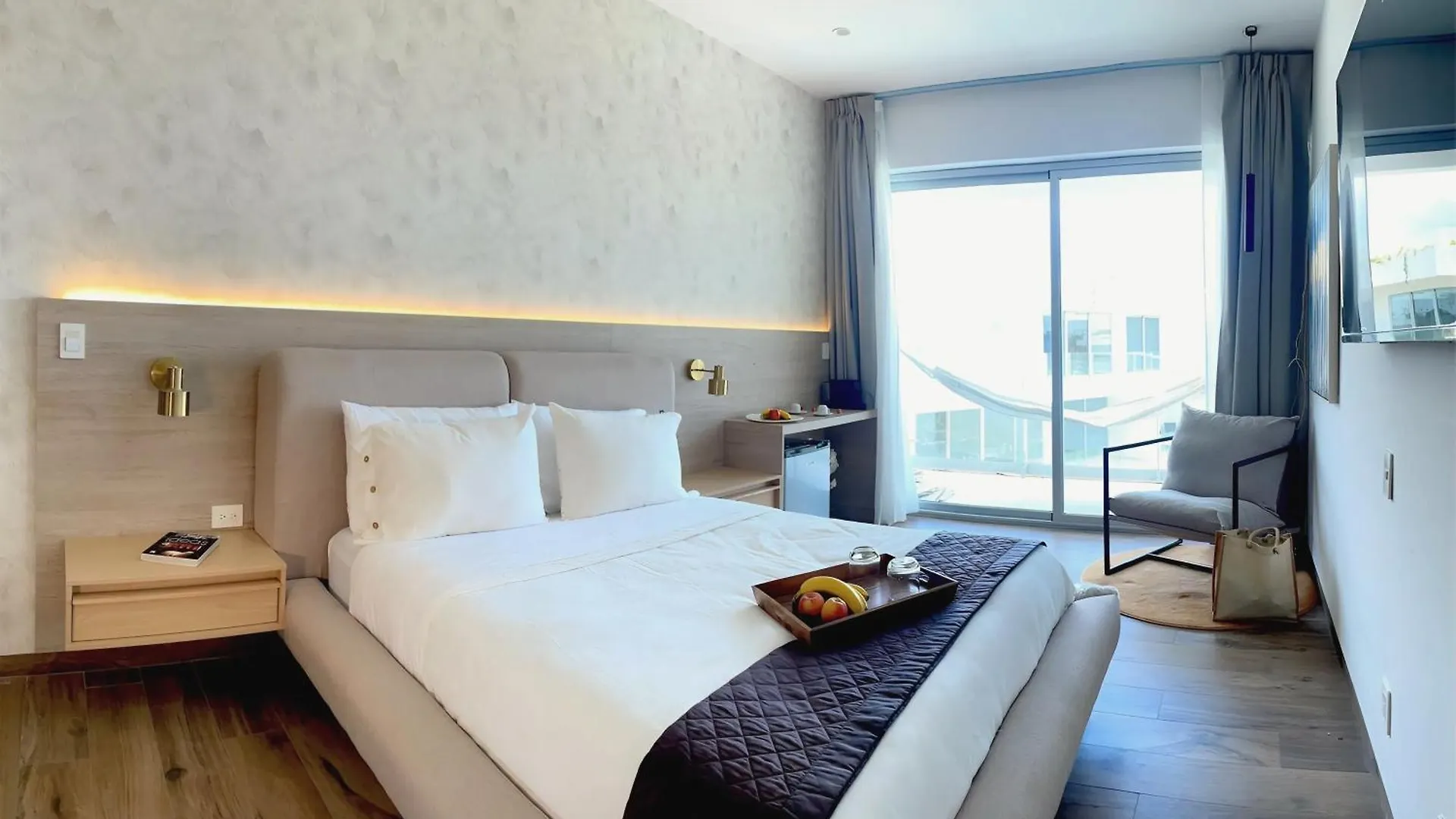 Suite Con Terraza Privada Y Diseno Moderno